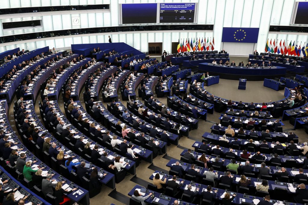 Το Ευρωπαϊκό Κοινοβούλιο «παγώνει» την επικύρωση της εμπορικής συμφωνίας ΕΕ – ΗΠΑ