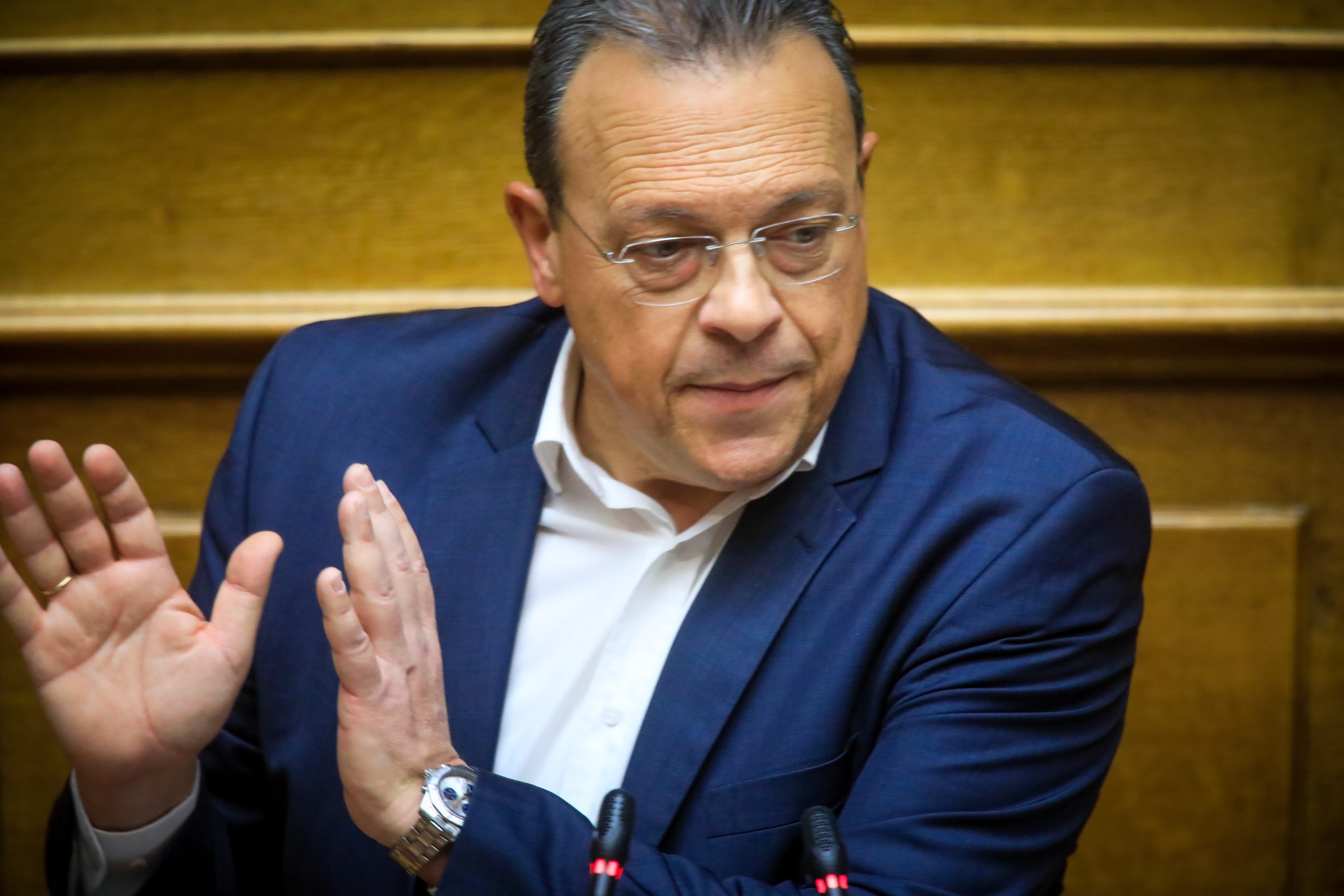 &Delta;&iota;&epsilon;&upsilon;&kappa;&rho;&iota;&nu;ί&sigma;&epsilon;&iota;&sigmaf; &zeta;ή&tau;&eta;&sigma;&epsilon; &omicron; &Phi;ά&mu;&epsilon;&lambda;&lambda;&omicron;&sigmaf; &alpha;&pi;ό &tau;&omicron;&nu; &Phi;&alpha;&rho;&alpha;&nu;&tau;&omicron;ύ&rho;&eta; &gamma;&iota;&alpha; &tau;&iota;&sigmaf; &epsilon;&pi;&alpha;&phi;έ&sigmaf; &tau;&omicron;&upsilon; &mu;&epsilon; &tau;&eta; &Mu;&alpha;&rho;ί&alpha; &Kappa;&alpha;&rho;&upsilon;&sigma;&tau;&iota;&alpha;&nu;&omicron;ύ