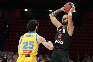 Γιατί ο Φουρνιέ αγωνίστηκε με μαύρο αυτοκόλλητο στη μύτη κόντρα στο Περιστέρι Betsson