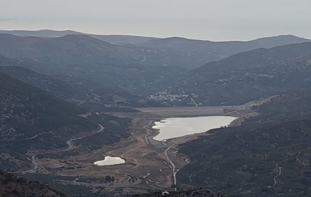 Αδειάζει το Φράγμα Αποσελέμη: «Αν δεν βρέξει, το νερό θα φτάσει οριακά μέχρι τα τέλη Φεβρουαρίου»