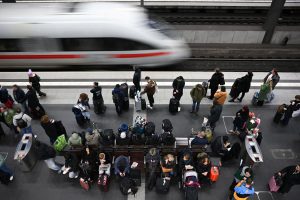 Σύγκρουση λεωφορείου και τρένου στο λιμάνι του Αμβούργου, ένας νεκρός