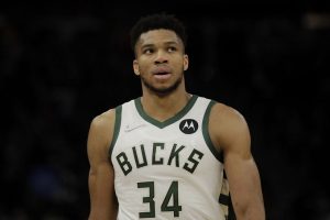 ESPN: «Ο Αντετοκούνμπο έχει ενημερώσει εδώ και μήνες τους Μπακς πως πιστεύει ότι έφτασε η στιγμή να χωρίσουν οι δρόμους τους»