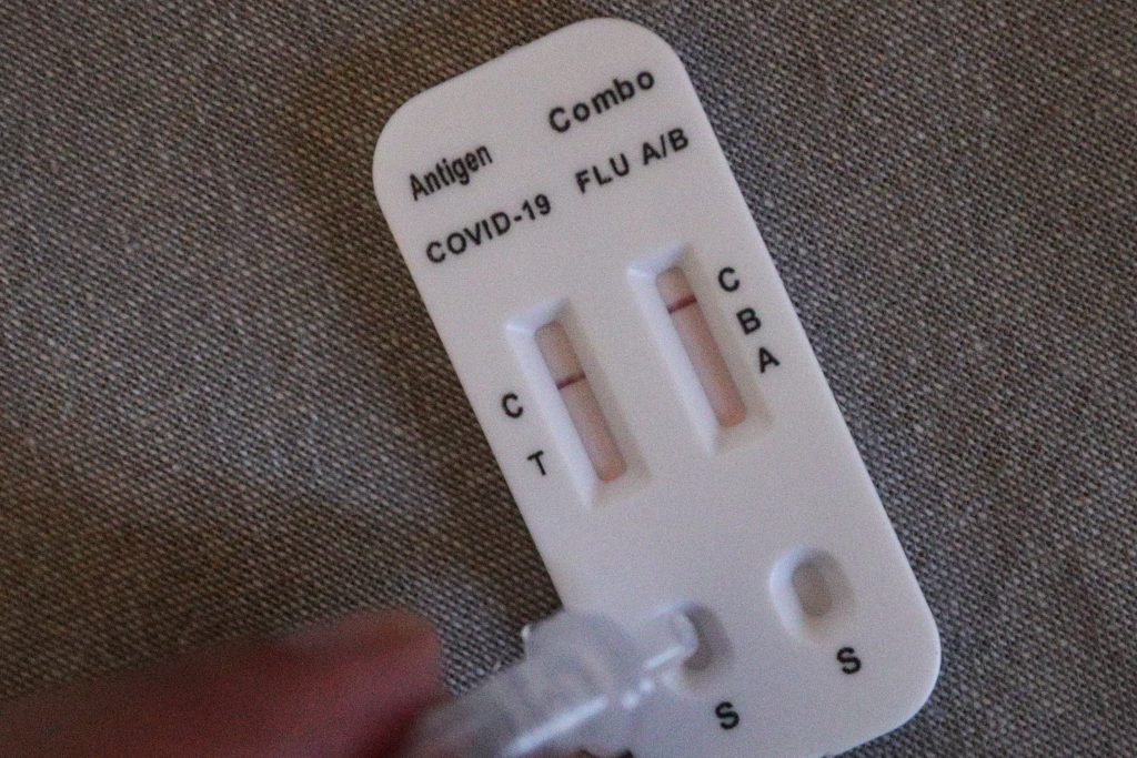 Ξεσπά η σούπερ γρίπη: Πότε κορυφώνεται και τι να κάνετε αν εμφανίσετε συμπτώματα