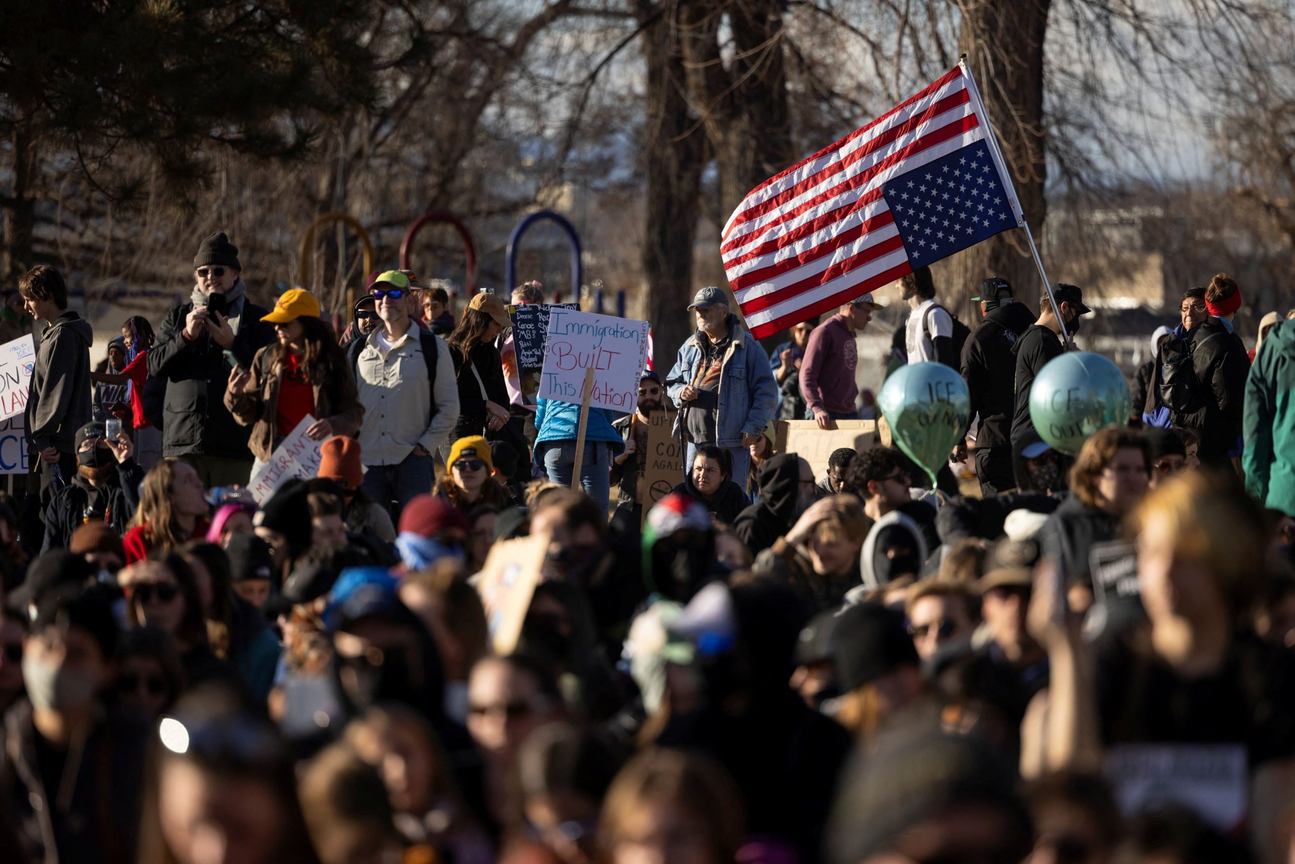 &Chi;&iota;&lambda;&iota;ά&delta;&epsilon;&sigmaf; &delta;&iota;&alpha;&delta;&eta;&lambda;&omega;&tau;έ&sigmaf; &sigma;&tau;&iota;&sigmaf; &Eta;&Pi;&Alpha; &zeta;&eta;&tau;&omicron;ύ&nu; &tau;&eta;&nu; &alpha;&pi;&omicron;&chi;ώ&rho;&eta;&sigma;&eta; &omicron;&mu;&omicron;&sigma;&pi;&omicron;&nu;&delta;&iota;&alpha;&kappa;ώ&nu; &pi;&rho;&alpha;&kappa;&tau;ό&rho;&omega;&nu; &tau;&eta;&sigmaf; ICE &alpha;&pi;ό &tau;&eta; &Mu;&iota;&nu;&epsilon;&sigma;ό&tau;&alpha;