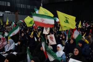 Χιλιάδες συλλήψεις και θανατικές ποινές στο Ιράν – Στο εδώλιο ακόμη και οι γιατροί