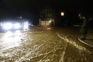 Κακοκαιρία: Σε κατάσταση συναγερμού η Κρήτη – Αναμένεται μεγάλος όγκος νερού την Τρίτη