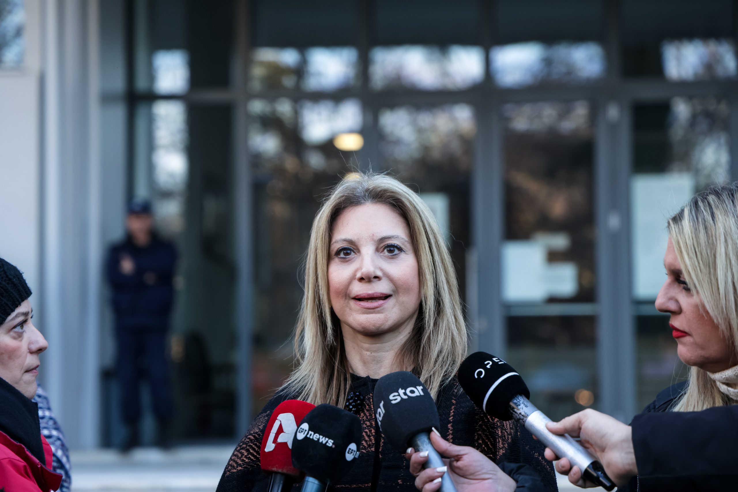 &Tau;&eta;&nu; &pi;&alpha;&rho;&alpha;ί&tau;&eta;&sigma;&eta; &Kappa;&alpha;&rho;&upsilon;&sigma;&tau;&iota;&alpha;&nu;&omicron;ύ &zeta;ή&tau;&eta;&sigma;&epsilon; &tau;&omicron; &Delta;&Sigma; &tau;&omicron;&upsilon; &Sigma;&upsilon;&lambda;&lambda;ό&gamma;&omicron;&upsilon; &Tau;&epsilon;&mu;&pi;ώ&nu;