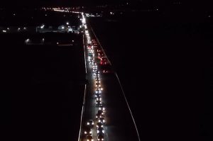 «Οδύσσεια» η επιστροφή των εκδρομέων της Πρωτοχρονιάς – Ουρά 12 χλμ. πριν τη Θήβα (video)