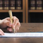 Κληρονομιά χωρίς διαθήκη: Όλα τα σενάρια – Τι αλλάζει στα «αδελφομοίρια» και για συμβίους