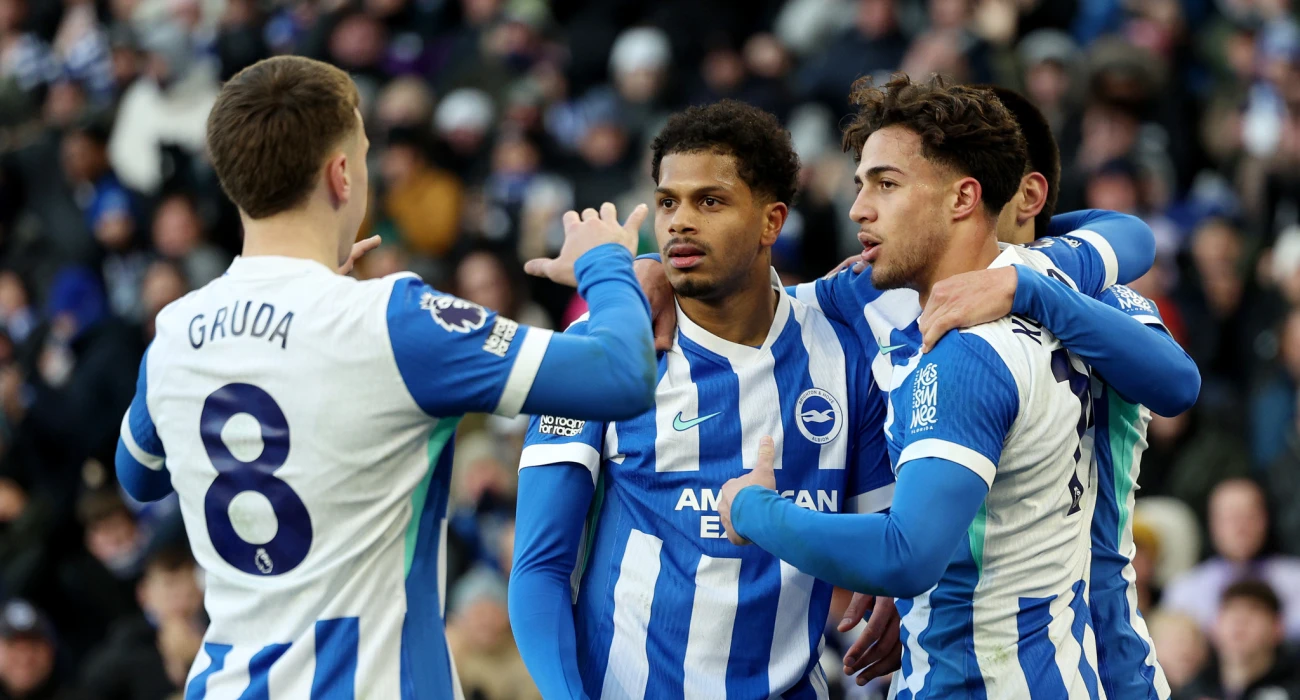 &Pi;&rho;ώ&tau;&eta; &alpha;&sigma;ί&sigma;&tau; &omega;&sigmaf; &beta;&alpha;&sigma;&iota;&kappa;ό&sigmaf; &sigma;&tau;&eta;&nu; Premier League &alpha;&pi;έ&nu;&alpha;&nu;&tau;&iota; &sigma;&tau;&eta; &Mu;&pi;έ&rho;&nu;&lambda;&iota; &omicron; &Kappa;&omega;&sigma;&tau;&omicron;ύ&lambda;&alpha;&sigmaf; (vid)