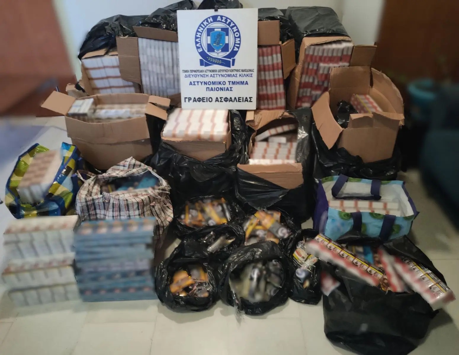 Ά&nu;&delta;&rho;&alpha;&sigmaf; &sigma;&upsilon;&nu;&epsilon;&lambda;ή&phi;&theta;&eta; &sigma;&tau;&eta; &Theta;&epsilon;&sigma;&sigma;&alpha;&lambda;&omicron;&nu;ί&kappa;&eta; έ&chi;&omicron;&nu;&tau;&alpha;&sigmaf; &sigma;&tau;&eta;&nu; &kappa;&alpha;&tau;&omicron;&chi;ή &tau;&omicron;&upsilon; &pi;ά&nu;&omega; &alpha;&pi;ό 100.000 &lambda;&alpha;&theta;&rho;&alpha;ί&alpha; &tau;&sigma;&iota;&gamma;ά&rho;&alpha;