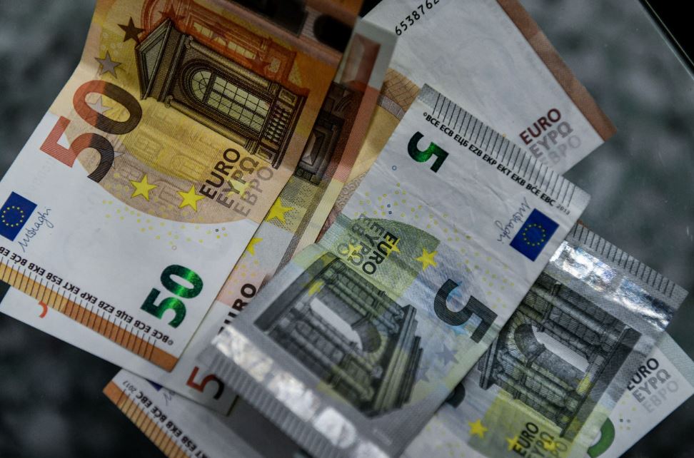 e-ΕΦΚΑ, ΔΥΠΑ: Ποιοι και πόσο πληρώνονται έως τις 3 Απριλίου