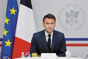 Η Γαλλία προτίθεται να ζητήσει την υιοθέτηση οικονομικών αντίμετρων της ΕΕ μετά τις δασμολογικές απειλές Τραμπ