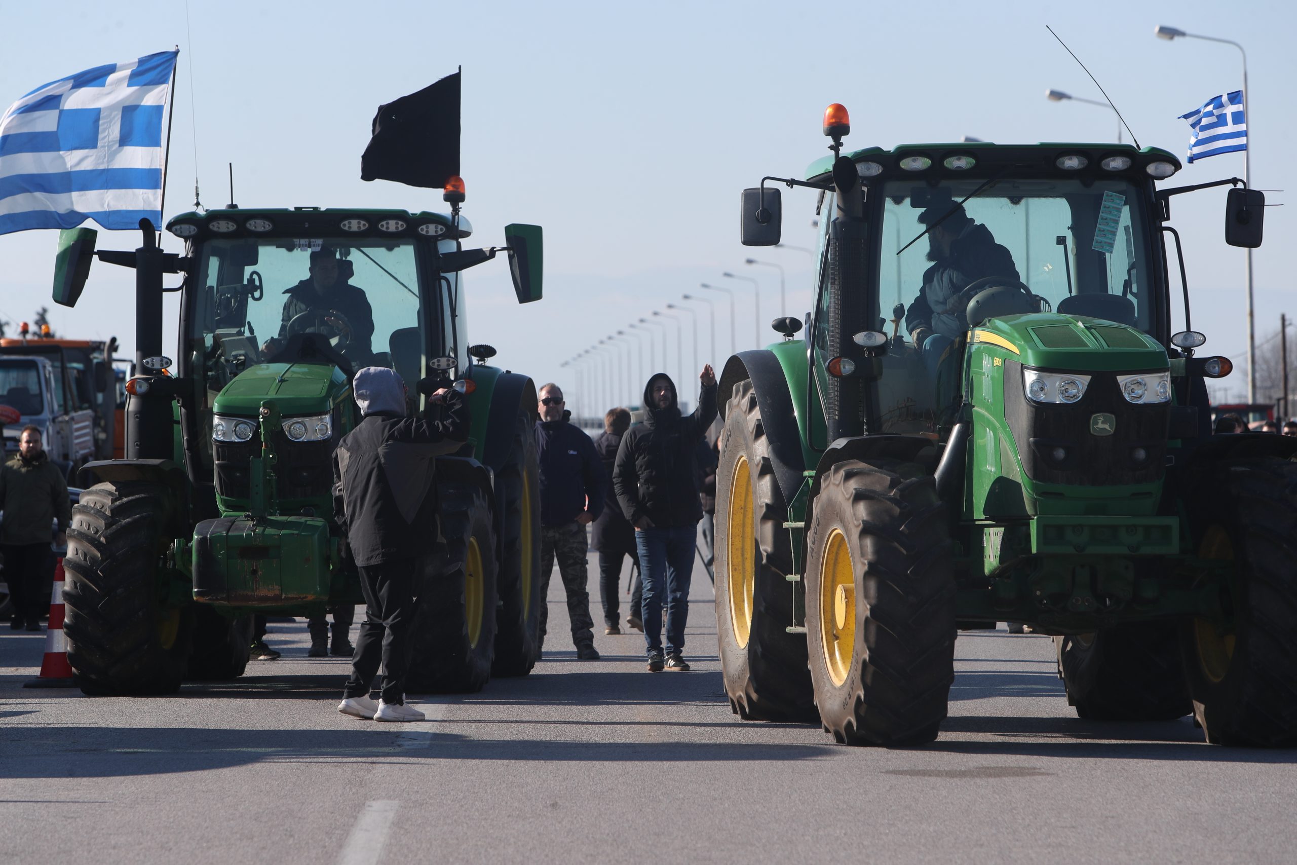 &Alpha;&gamma;&rho;ό&tau;&epsilon;&sigmaf;: &Mu;&epsilon;&tau;ά &tau;&eta;&nu; &laquo;&alpha;&nu;&alpha;&kappa;&omega;&chi;ή&raquo; &tau;&omega;&nu; &delta;&iota;&alpha;&kappa;&omicron;&pi;ώ&nu; έ&rho;&chi;&epsilon;&tau;&alpha;&iota; &eta; &mu;ά&chi;&eta; &tau;&eta;&sigmaf; &Kappa;&upsilon;&rho;&iota;&alpha;&kappa;ή&sigmaf;