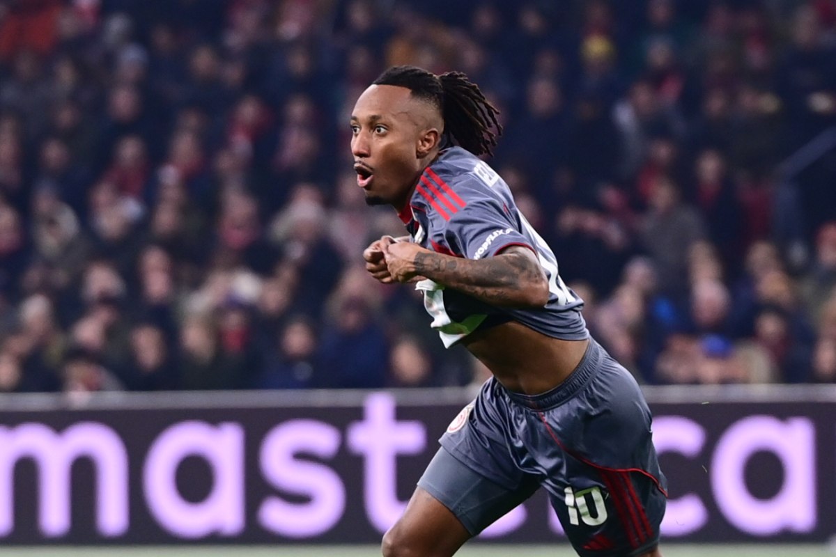 MVP &omicron; &Zeta;έ&lambda;&sigma;&omicron;&nu; &Mu;&alpha;&rho;&tau;ί&nu;&sigmaf; &sigma;&tau;&eta;&nu; &laquo;&theta;&rho;&upsilon;&lambda;&iota;&kappa;ή&raquo; &nu;ί&kappa;&eta; &tau;&omicron;&upsilon; &Omicron;&lambda;&upsilon;&mu;&pi;&iota;&alpha;&kappa;&omicron;ύ &kappa;ό&nu;&tau;&rho;&alpha; &sigma;&tau;&omicron;&nu; Ά&gamma;&iota;&alpha;&xi;