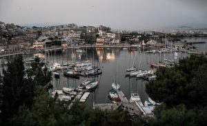 Η… upper class κατηφορίζει στη Δάφνη και τη Δραπετσώνα