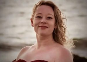 Ποια ήταν η 37χρονη Ρενέ Νικόλ Γκουντ που σκοτώθηκε από πυρά της ICE – Η ζωή της και η καλλιτεχνική της πορεία