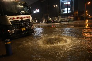 Σοβαρά προβλήματα στην Αττική από την κακοκαιρία: Πάνω από 180 κλήσεις στην Πυροσβεστική – Που υπάρχουν εκτροπές κυκλοφορίας