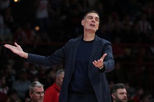 Μπαρτζώκας: «Ήμασταν πολύ πιο σοβαροί στο δεύτερο ημίχρονο – Ο Τζόσεφ παίζει πολύ απλά και δεν είναι εγωιστής»