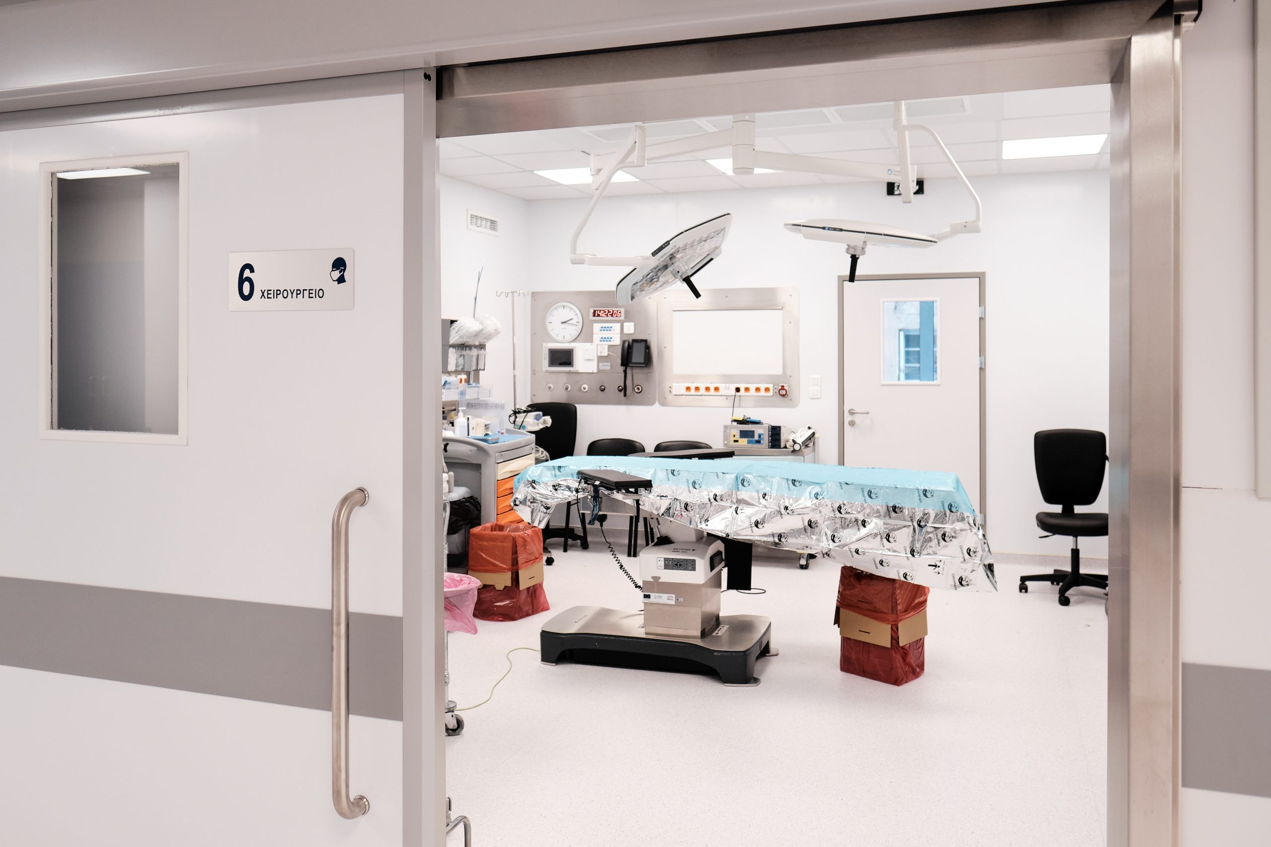 &Tau;&rho;&alpha;&gamma;&omega;&delta;ί&alpha; &sigma;&tau;&eta; &Chi;&alpha;&lambda;&kappa;ί&delta;&alpha;: &Tau;&iota; &lambda;έ&nu;&epsilon; &omicron;&iota; &gamma;&omicron;&nu;&epsilon;ί&sigmaf; &tau;&eta;&sigmaf; 13&chi;&rho;&omicron;&nu;&eta;&sigmaf; &gamma;&iota;&alpha; &tau;&eta;&nu; &gamma;&rho;ί&pi;&eta; &kappa;&alpha;&iota; &tau;&alpha; &alpha;ί&tau;&iota;&alpha; &theta;&alpha;&nu;ά&tau;&omicron;&upsilon; &tau;&eta;&sigmaf;