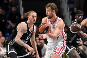 Παρτιζάν – Ολυμπιακός 66-104: Άνετο πέρασμα από το Βελιγράδι με σούπερ Βεζένκοφ