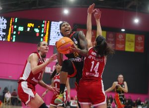 Αθηναϊκός – Ολυμπιακός 82-70: Πρόκριση για τις γηπεδούχες στο Final Four του Κυπέλλου