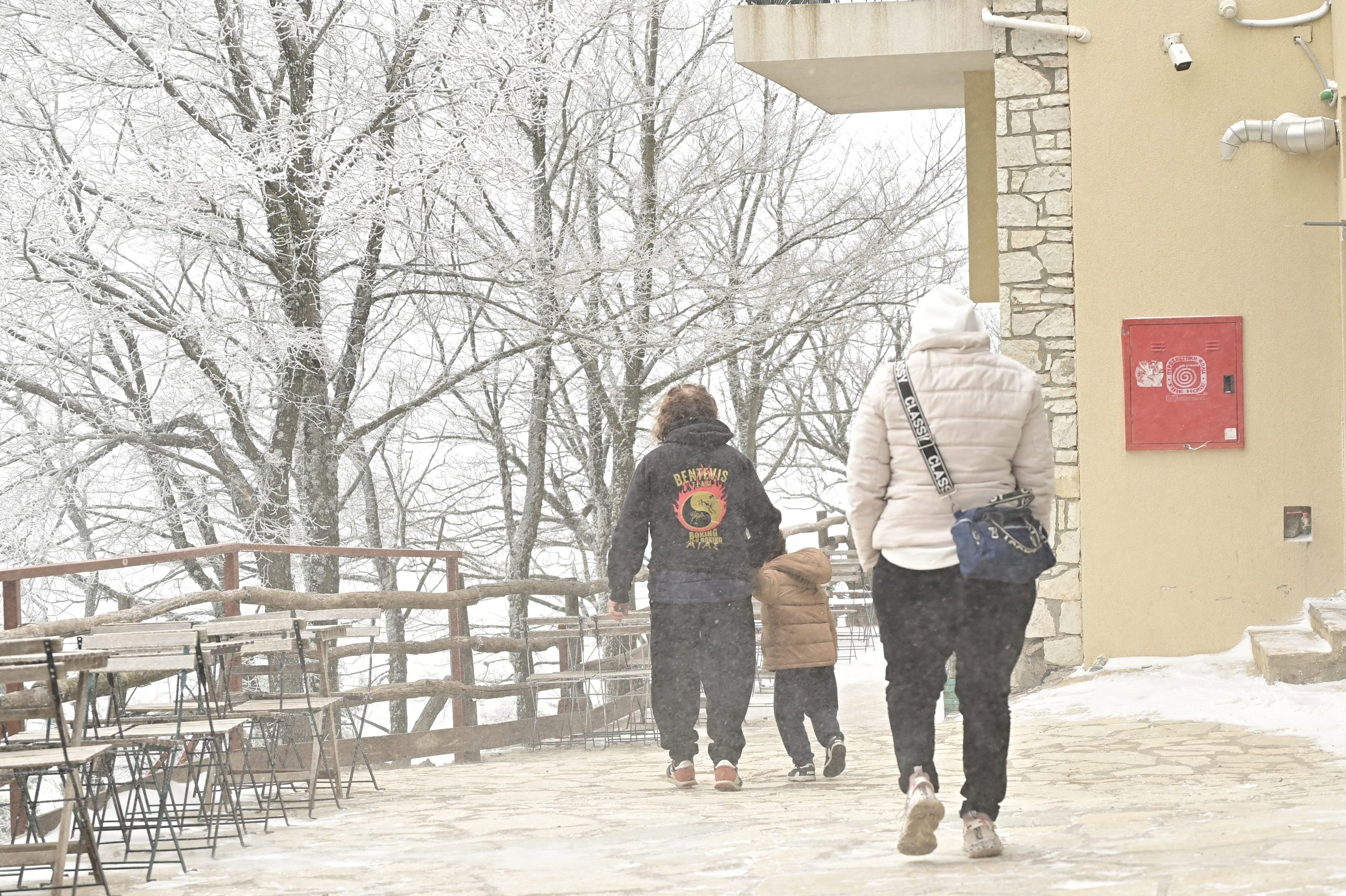 &laquo;&Alpha;&gamma;&rho;&iota;&epsilon;ύ&epsilon;&iota;&raquo; &omicron; &kappa;&alpha;&iota;&rho;ό&sigmaf; &alpha;&pi;ό &Tau;&rho;ί&tau;&eta; &ndash; &Omicron;&iota; &pi;&rho;&omicron;&beta;&lambda;έ&psi;&epsilon;&iota;&sigmaf; &Kappa;&alpha;&lambda;&lambda;&iota;ά&nu;&omicron;&upsilon; &kappa;&alpha;&iota; &Kappa;&omicron;&lambda;&upsilon;&delta;ά