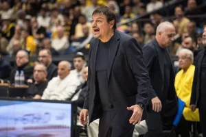 Αταμάν κατά της EuroLeague: «Δεν είναι μπάσκετ 10.000 άτομα να σε περιμένουν, να σε προσβάλλουν σε όλο το ματς και κανείς να μη λέει τίποτα»
