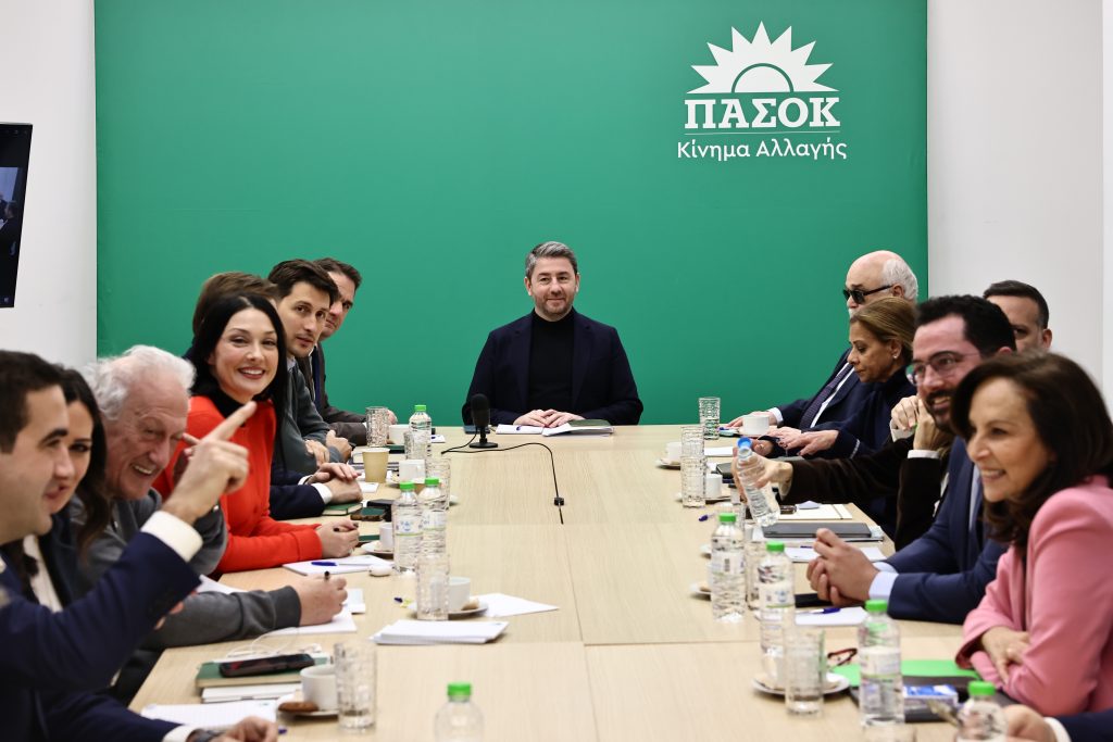 ΠΑΣΟΚ σε σταυροδρόμι: Το παρασκήνιο της κρίσιμης συνεδρίασης