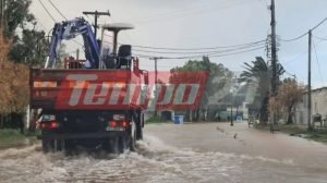 Ισχυρή κακοκαιρία έπληξε την Πάτρα: Δρόμοι μετατράπηκαν σε ποτάμια – Χαλάζι και θυελλώδεις άνεμοι