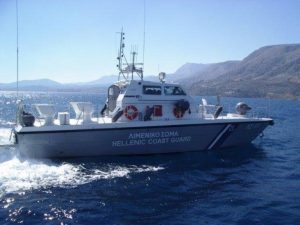 Πτώση οχήματος στη θάλασσα στο λιμάνι Πειραιά – Σε εξέλιξη επιχείρηση του Λιμενικού