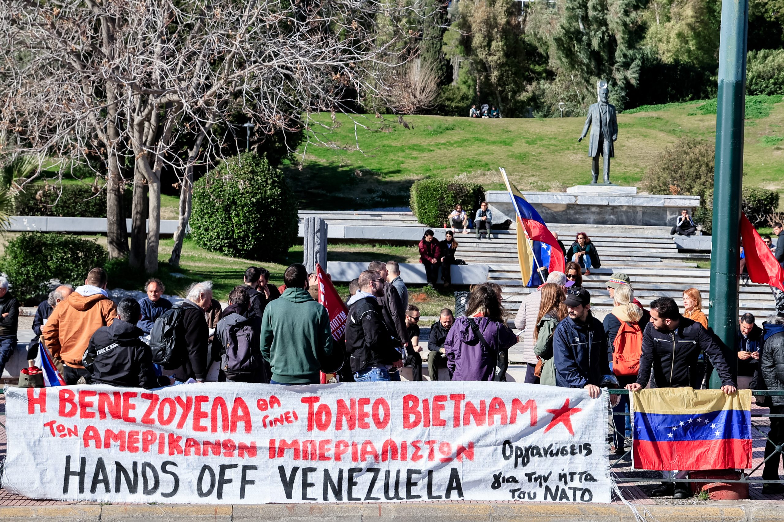 &Pi;&omicron;&rho;&epsilon;ί&alpha; &sigma;&tau;&eta;&nu; &alpha;&mu;&epsilon;&rho;&iota;&kappa;&alpha;&nu;&iota;&kappa;ή &pi;&rho;&epsilon;&sigma;&beta;&epsilon;ί&alpha; &gamma;&iota;&alpha; &tau;&eta;&nu; &epsilon;&pi;έ&mu;&beta;&alpha;&sigma;&eta; &sigma;&tau;&eta; &Beta;&epsilon;&nu;&epsilon;&zeta;&omicron;&upsilon;έ&lambda;&alpha;