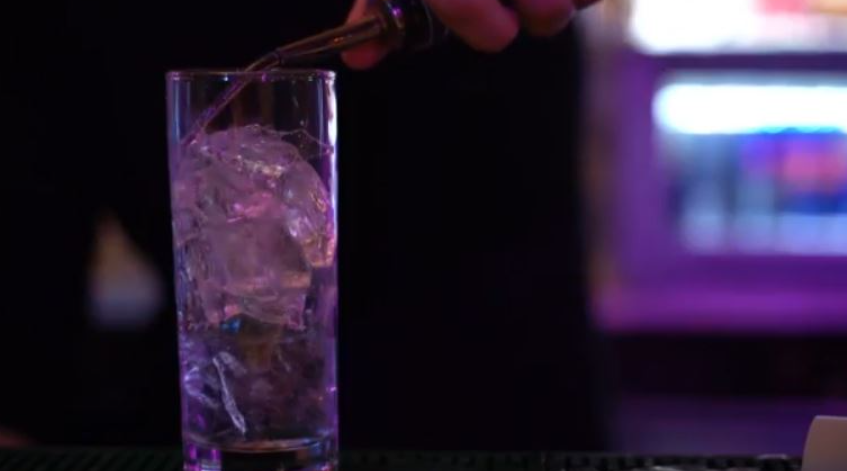 Περιστέρι: Στο νοσοκομείο 13χρονη μετά από κατανάλωση αλκοόλ – Μπουκάλι βότκα από περίπτερο είχαν πάρει οι φίλοι της