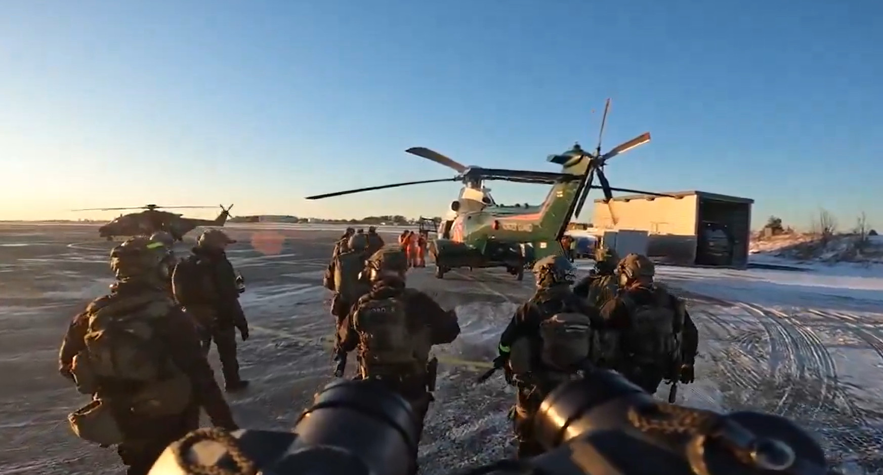 Βίντεο: Ρεσάλτο φινλανδικών δυνάμεων σε πλοίο που δεσμεύτηκε για δολιοφθορά σε καλώδιο που συνδέει Ελσίνκι – Ταλίν