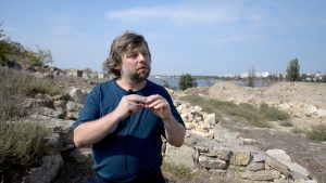 Είναι ο νέος Ελγιν; Χειροπέδες σε κορυφαίο Ρώσο αρχαιολόγο που τον Κίεβο κατηγορεί ότι λεηλάτησε αρχαία ελληνική πόλη στην Κριμαία