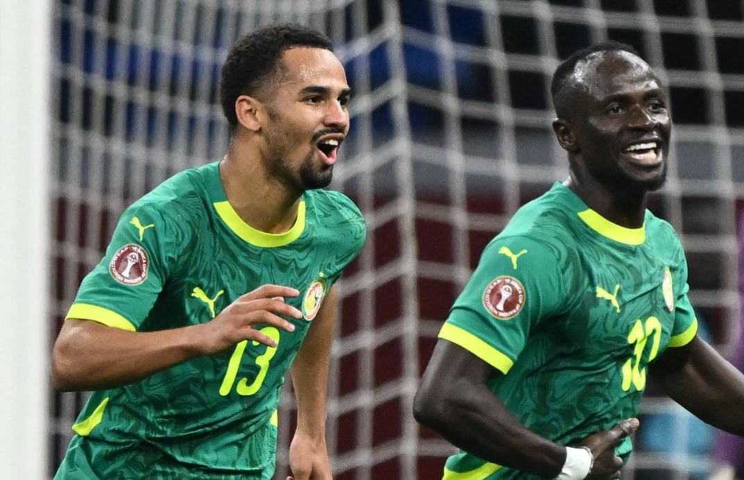 &Sigma;&epsilon;&nu;&epsilon;&gamma;ά&lambda;&eta; &ndash; &Alpha;ί&gamma;&upsilon;&pi;&tau;&omicron;&sigmaf; 1-0: &Omicron; &Mu;&alpha;&nu;έ &alpha;&pi;έ&kappa;&lambda;&epsilon;&iota;&sigma;&epsilon; &tau;&omicron;&nu; &Sigma;&alpha;&lambda;ά&chi; &kappa;&alpha;&iota; &pi;έ&rho;&alpha;&sigma;&epsilon; &sigma;&tau;&omicron;&nu; &tau;&epsilon;&lambda;&iota;&kappa;ό