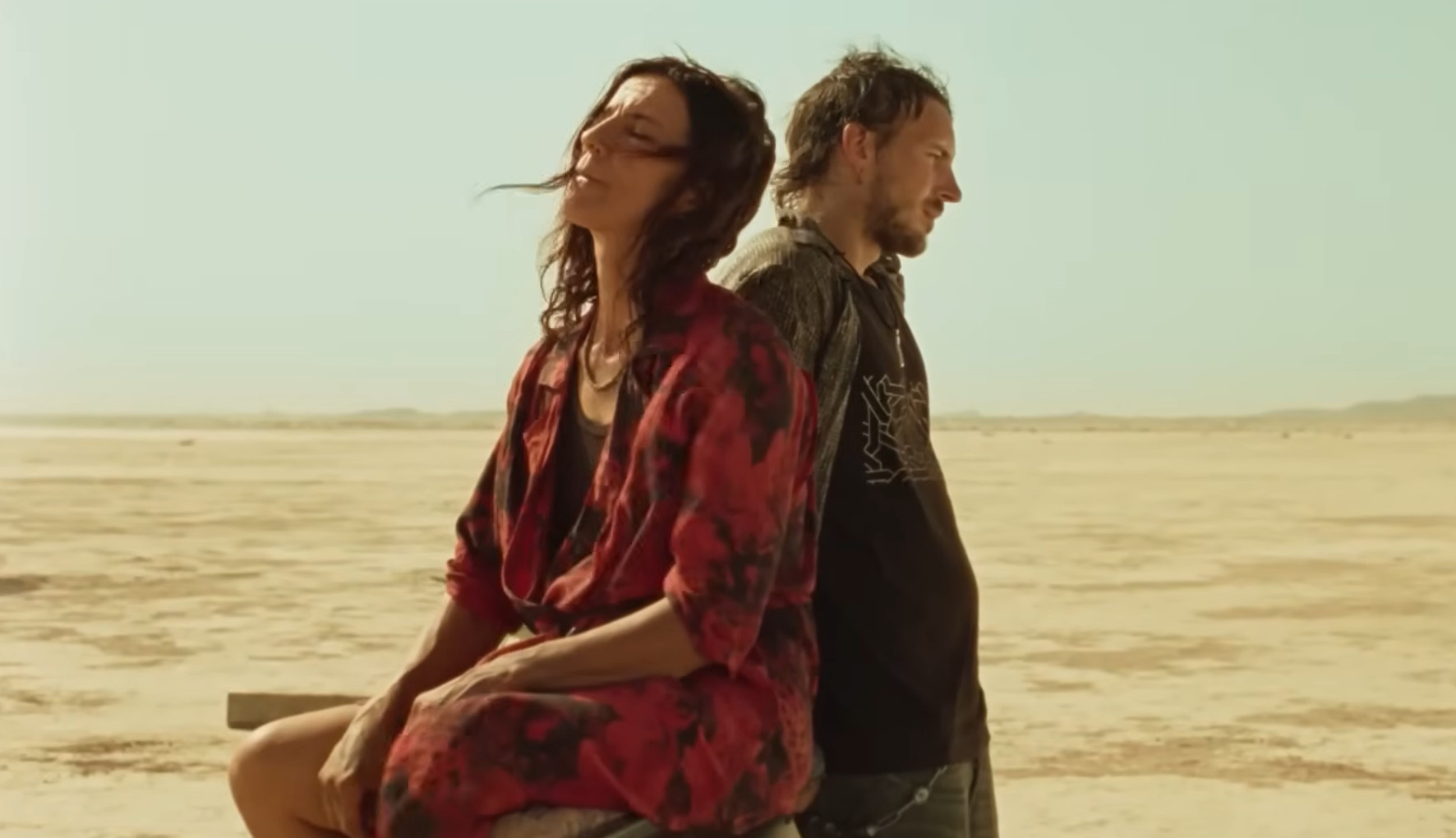 &Tau;&iota; &beta;&lambda;έ&pi;&omicron;&upsilon;&mu;&epsilon; &alpha;&upsilon;&tau;ή &tau;&eta;&nu; &epsilon;&beta;&delta;&omicron;&mu;ά&delta;&alpha; &sigma;&tau;&omicron; &sigma;&iota;&nu;&epsilon;&mu;ά: &Alpha;&pi;ό rave &sigma;&tau;&eta;&nu; έ&rho;&eta;&mu;&omicron; &mu;έ&chi;&rho;&iota; &tau;&omicron;&nu; &Tau;&zeta;έ&iota;&sigma;&omicron;&nu; &Sigma;&tau;έ&iota;&theta;&alpha;&mu;