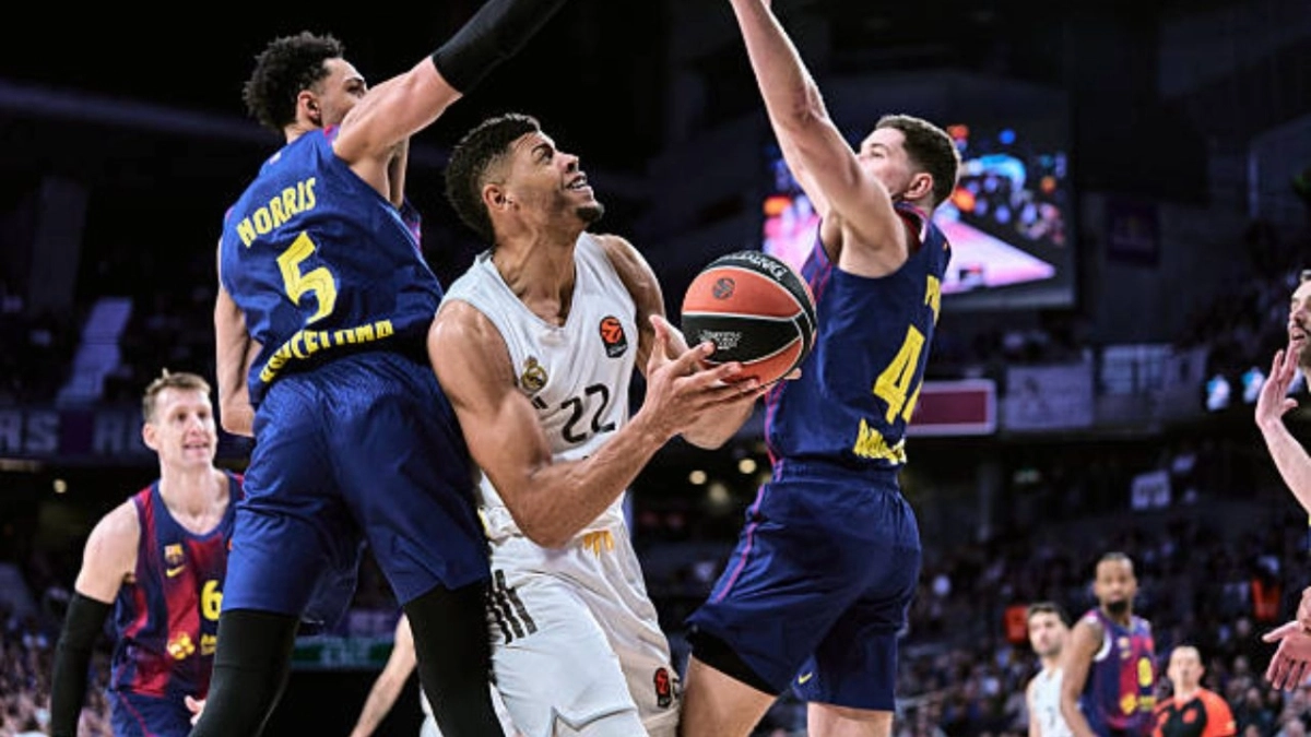 &Rho;&epsilon;ά&lambda; &Mu;&alpha;&delta;&rho;ί&tau;&eta;&sigmaf; &ndash; &Mu;&pi;&alpha;&rho;&tau;&sigma;&epsilon;&lambda;ό&nu;&alpha; 80-61: &Alpha;&pi;ό&lambda;&upsilon;&tau;&eta; &kappa;&upsilon;&rho;&iota;&alpha;&rho;&chi;ί&alpha; &tau;&omega;&nu; &Mu;&alpha;&delta;&rho;&iota;&lambda;έ&nu;&omega;&nu; &sigma;&tau;&omicron; clasico &kappa;&alpha;&iota; &beta;&lambda;έ&pi;&omicron;&upsilon;&nu; &tau;&epsilon;&tau;&rho;ά&delta;&alpha;