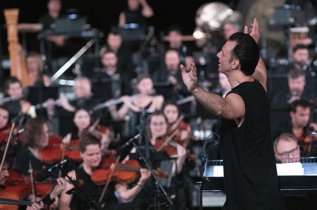 Η Πόλη του Φωτός: Υψηλή τέχνη και ελληνικό «άγγιγμα»