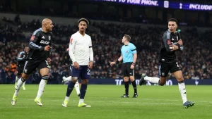 Τότεναμ – Άστον Βίλα 1-2: Οι Villans προκρίθηκαν στους «32» του FA Cup με ένα ημίχρονο μαγείας