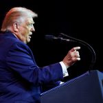 Τραμπ σε Ιρανούς διαδηλωτές: Συνεχίστε τις διαμαρτυρίες – Η βοήθεια είναι καθ’ οδόν