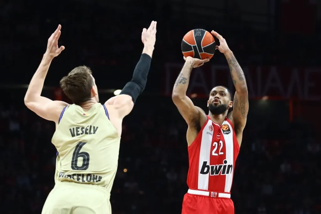 Ολυμπιακός: Ο Ντόρσεϊ αποχώρησε στο φινάλε της πρώτης περιόδου με τραυματισμό στον αστράγαλο