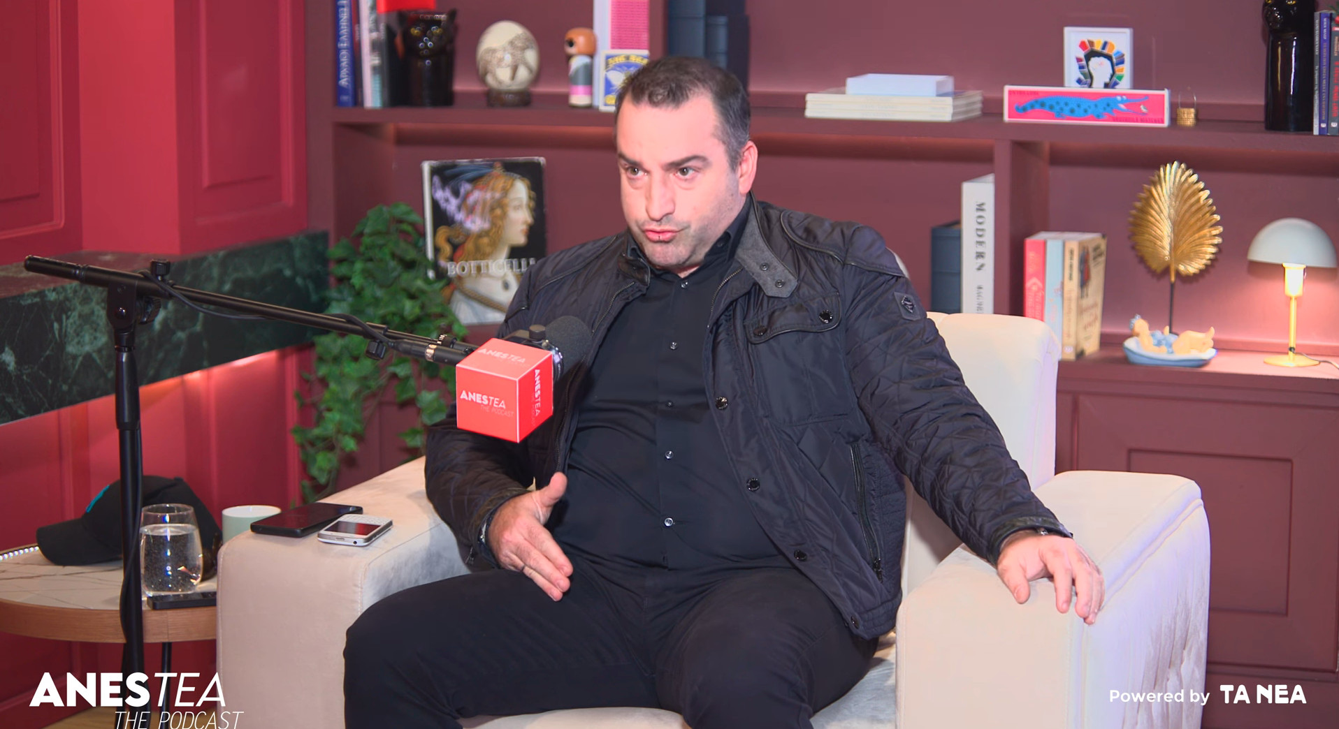 &Chi;ά&rho;&eta;&sigmaf; &Beta;&alpha;&phi;&epsilon;&iota;ά&sigmaf;: &Tau;&alpha; &delta;ύ&omicron; &pi;&rho;&omicron;ϊό&nu;&tau;&alpha; &alpha;&pi;ό &tau;&omicron; Dragons&rsquo; Den &pi;&omicron;&upsilon; έ&beta;&gamma;&alpha;&lambda;&alpha;&nu; &lambda;&epsilon;&phi;&tau;ά &ndash; H &sigma;&upsilon;&gamma;&kappa;&rho;&omicron;&upsilon;&sigma;&iota;&alpha;&kappa;ή &sigma;&chi;έ&sigma;&eta; &mu;&epsilon; &tau;&omicron;&nu; &pi;&alpha;&tau;έ&rho;&alpha; &tau;&omicron;&upsilon;