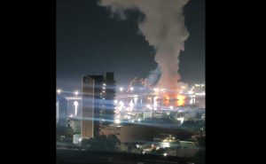 Βενεζουέλα: Σημειώθηκαν τουλάχιστον επτά ισχυρές εκρήξεις – Τι αναφέρουν οι πρώτες μαρτυρίες