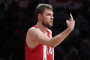 Αυτή είναι η ποινή του Βεζένκοβ για το περιστατικό με τον Πετρόπουλο – Πότε θα την εκτίσει