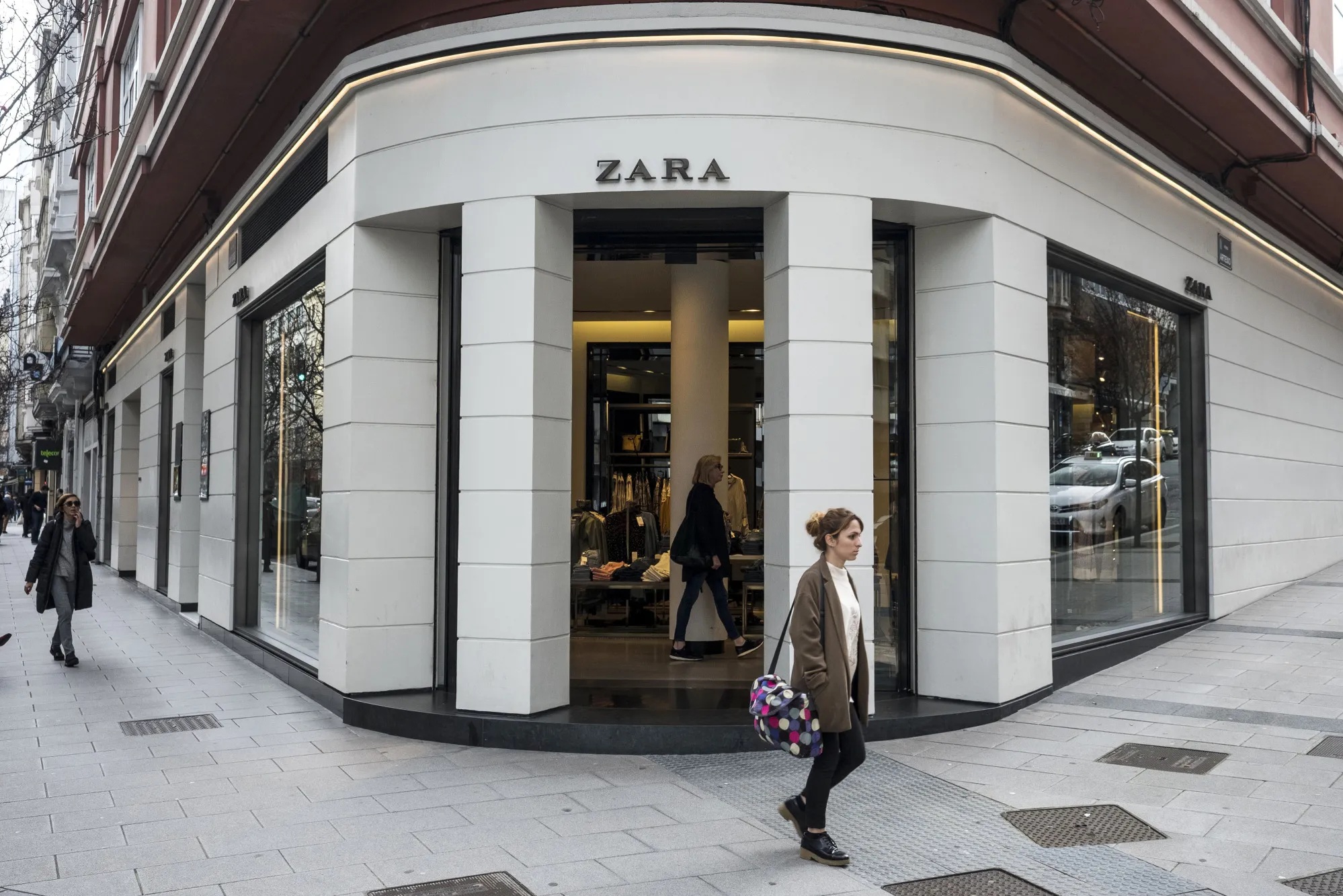 Zara: &Lambda;&omicron;&upsilon;&kappa;έ&tau;&omicron; &sigma;&tau;&omicron; &iota;&sigma;&tau;&omicron;&rho;&iota;&kappa;ό, &pi;&rho;ώ&tau;&omicron; &kappa;&alpha;&tau;ά&sigma;&tau;&eta;&mu;&alpha; &tau;&eta;&sigmaf; &alpha;&lambda;&upsilon;&sigma;ί&delta;&alpha;&sigmaf; &sigma;&tau;&eta;&nu; &Iota;&sigma;&pi;&alpha;&nu;ί&alpha;