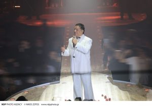 Γιώργος Μαζωνάκης: Επιτυχής η επέμβαση στην οποία υπεβλήθη– Το πρώτο πρόσωπο που τον είδε μετά το χειρουργείο