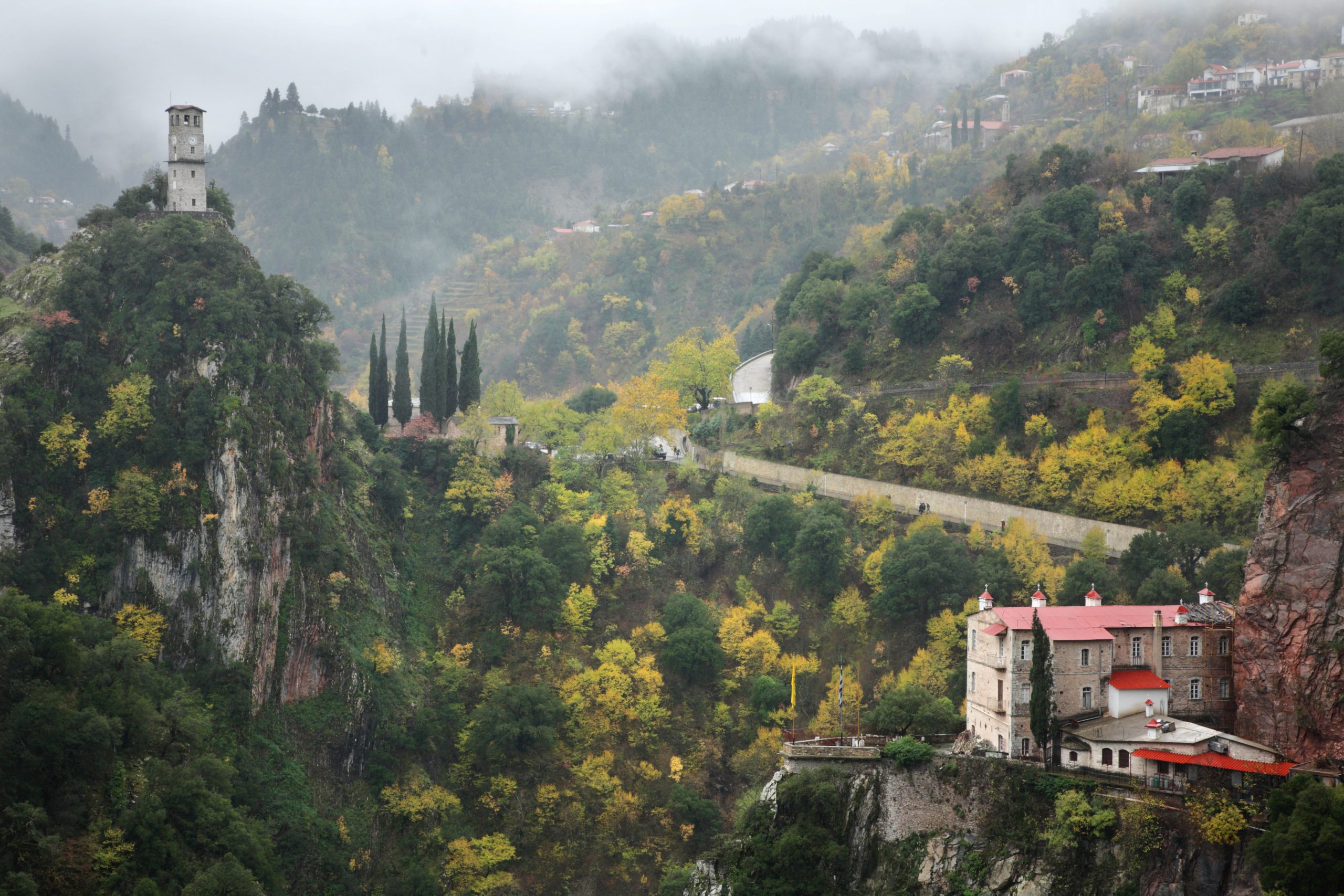 &Epsilon;&upsilon;&rho;&upsilon;&tau;&alpha;&nu;ί&alpha;: &Beta;&omicron;&upsilon;&tau;&iota;ά &theta;&alpha;&nu;ά&tau;&omicron;&upsilon; &sigma;&epsilon; &gamma;&kappa;&rho;&epsilon;&mu;ό 300 &mu;έ&tau;&rho;&omega;&nu; &ndash; &Nu;&epsilon;&kappa;&rho;ό&sigmaf; &omicron; &omicron;&delta;&eta;&gamma;ό&sigmaf; &tau;&omicron;&upsilon; &Iota;&Chi;