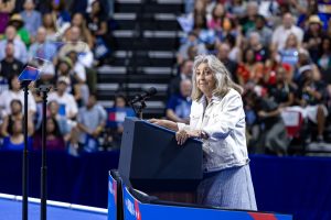 «Ο πρόεδρος Τραμπ έθεσε σε κίνδυνο ολόκληρη τη συμμαχία» – Ολόκληρη η αποκλειστική συνέντευξη της Ντίνα Τάιτους στα «ΝΕΑ»