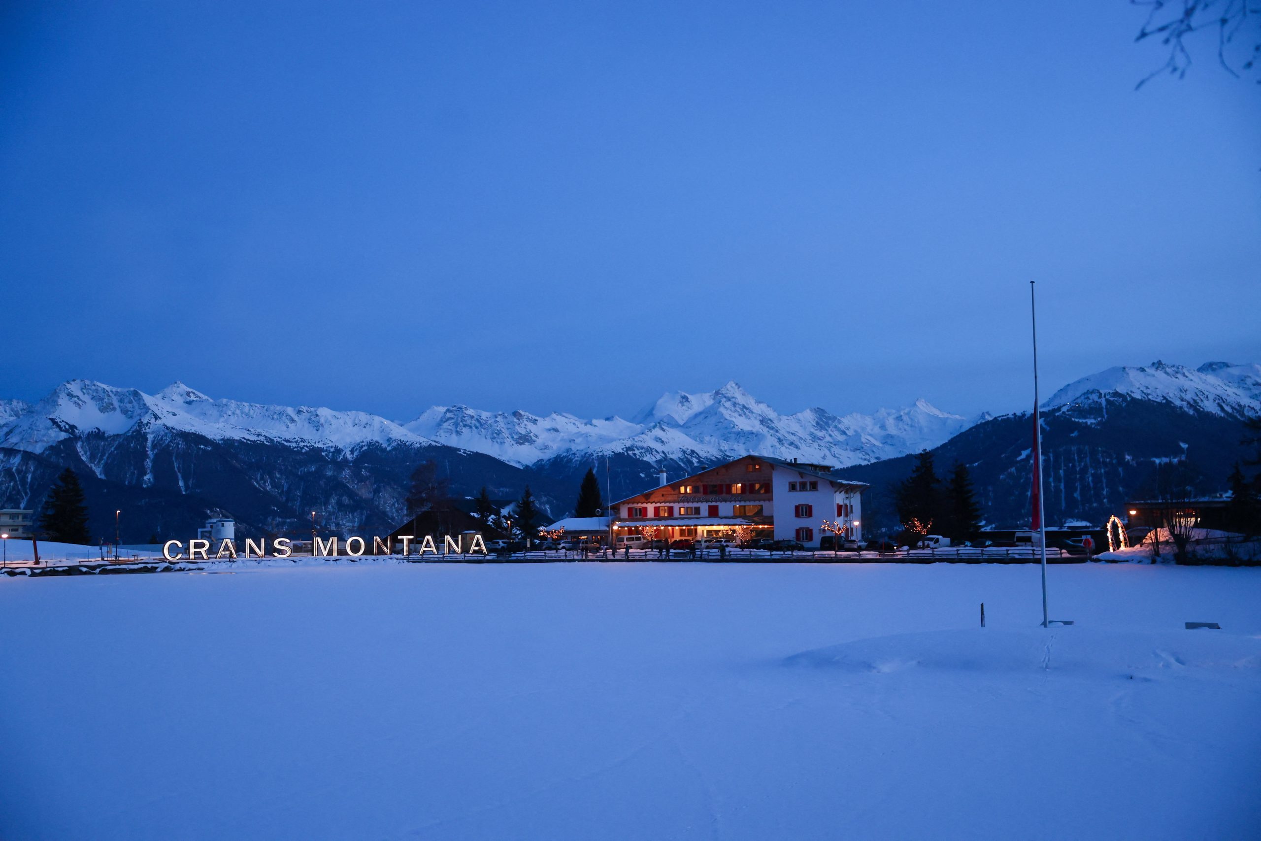 &Kappa;&rho;&alpha;&nu; &Mu;&omicron;&nu;&tau;&alpha;&nu;ά: &Omicron;&rho;&gamma;ή &sigma;&upsilon;&gamma;&gamma;&epsilon;&nu;ώ&nu; &theta;&upsilon;&mu;ά&tau;&omega;&nu; &gamma;&iota;&alpha; &tau;&omicron;&upsilon;&sigmaf; &iota;&delta;&iota;&omicron;&kappa;&tau;ή&tau;&epsilon;&sigmaf; &tau;&omicron;&upsilon; &mu;&pi;&alpha;&rho; &ndash; &laquo;&Sigma;&tau;&alpha;&mu;&alpha;&tau;ή&sigma;&tau;&epsilon; &nu;&alpha; &pi;&alpha;&rho;&iota;&sigma;&tau;ά&nu;&epsilon;&tau;&epsilon; &tau;&omicron;&upsilon;&sigmaf; &alpha;&theta;ώ&omicron;&upsilon;&sigmaf;!&raquo;